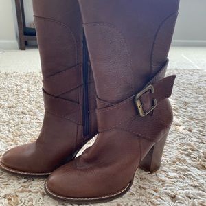 Leather brown boots